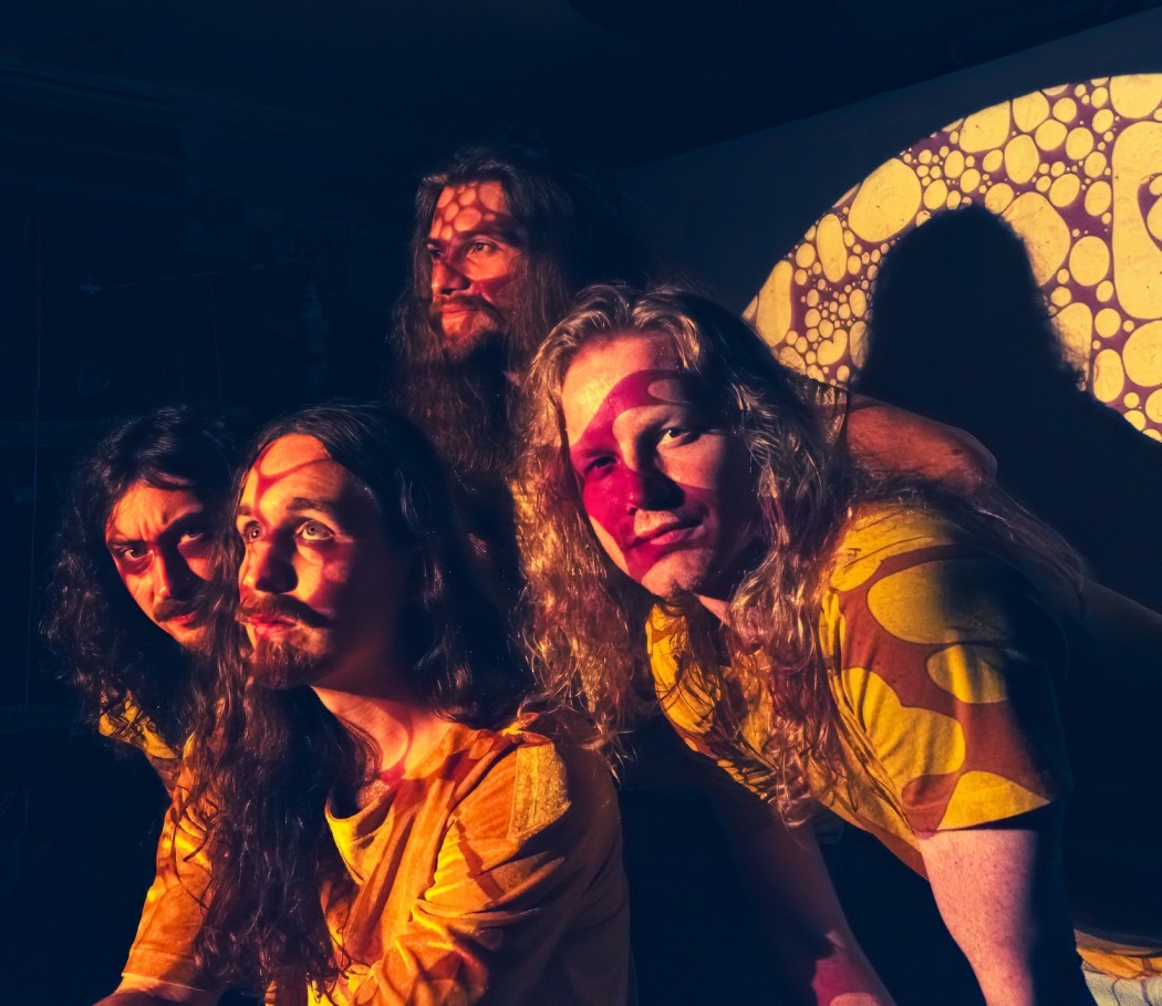 Daffodil Pill. Wrocławska psychodelia z sitarem i thereminem na żywo w nowym singlu 'Wanna Feel It’ (Live at NCPP)