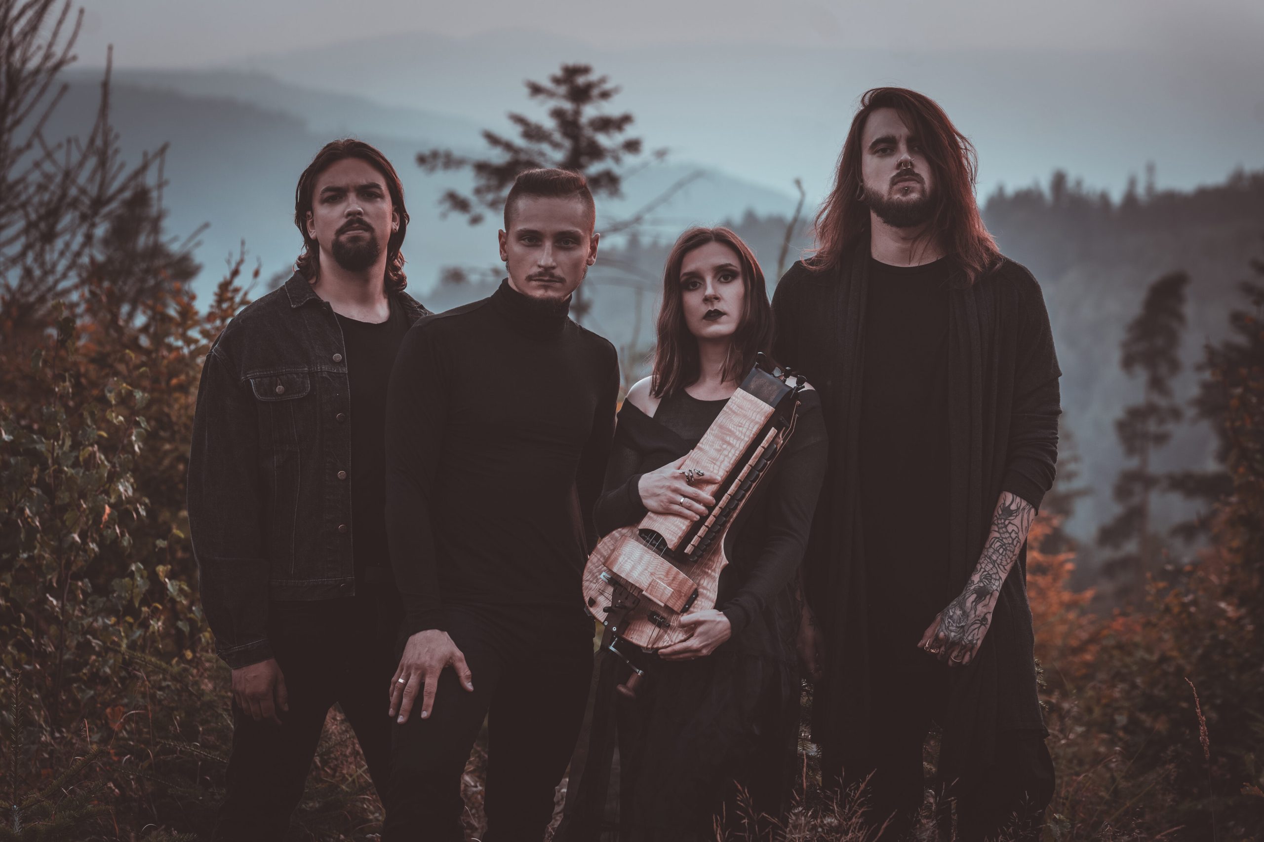 Lyrre wydaje drugi album „Nothing Is Promised”. Lira korbowa w metalowym wydaniu
